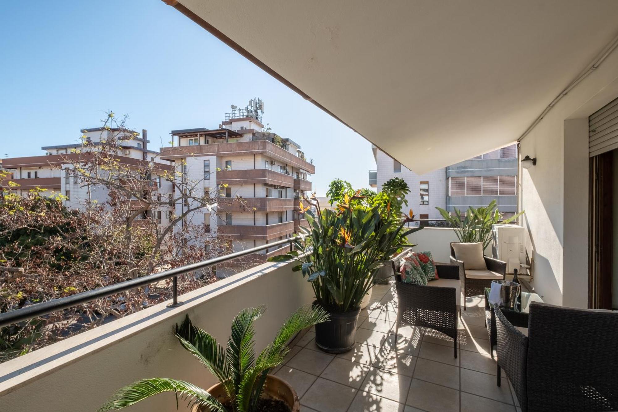 Elegante Villa Lu' Centro Citta A 10 Minuti Dal Mare Cagliari Exterior photo
